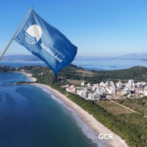 Governador Celso Ramos completa dez anos de excelência ambiental com Bandeira Azul nas praias